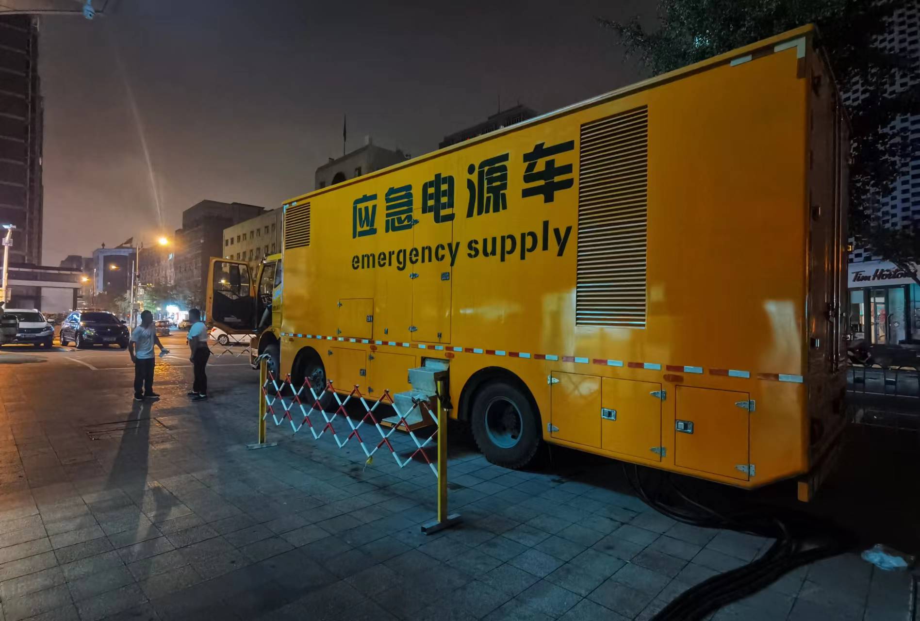 發(fā)電車租賃期間遇到電壓不穩(wěn)的問題怎么辦